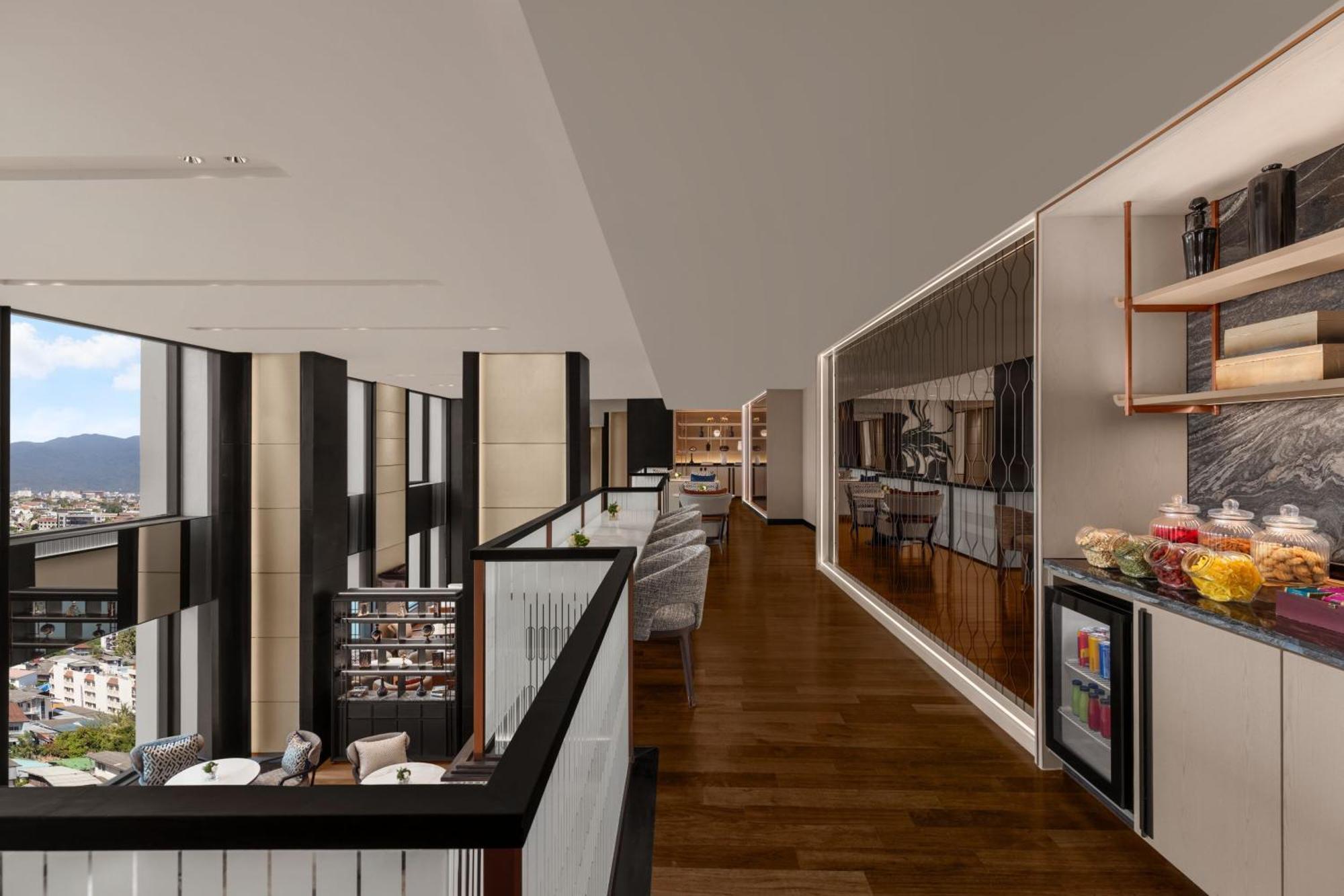 Le Meridien Hotel 5*