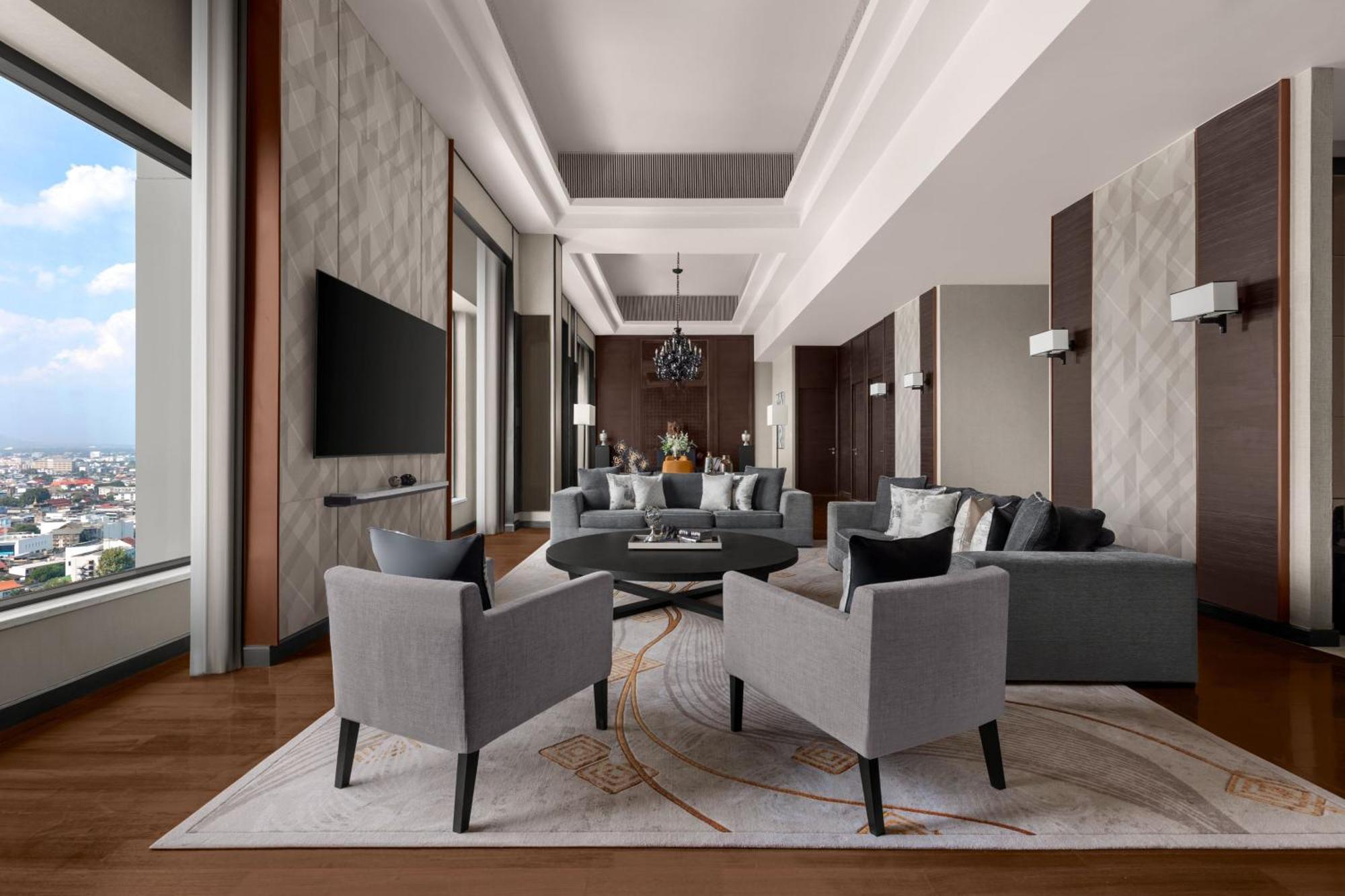 Le Meridien Hotel 5*