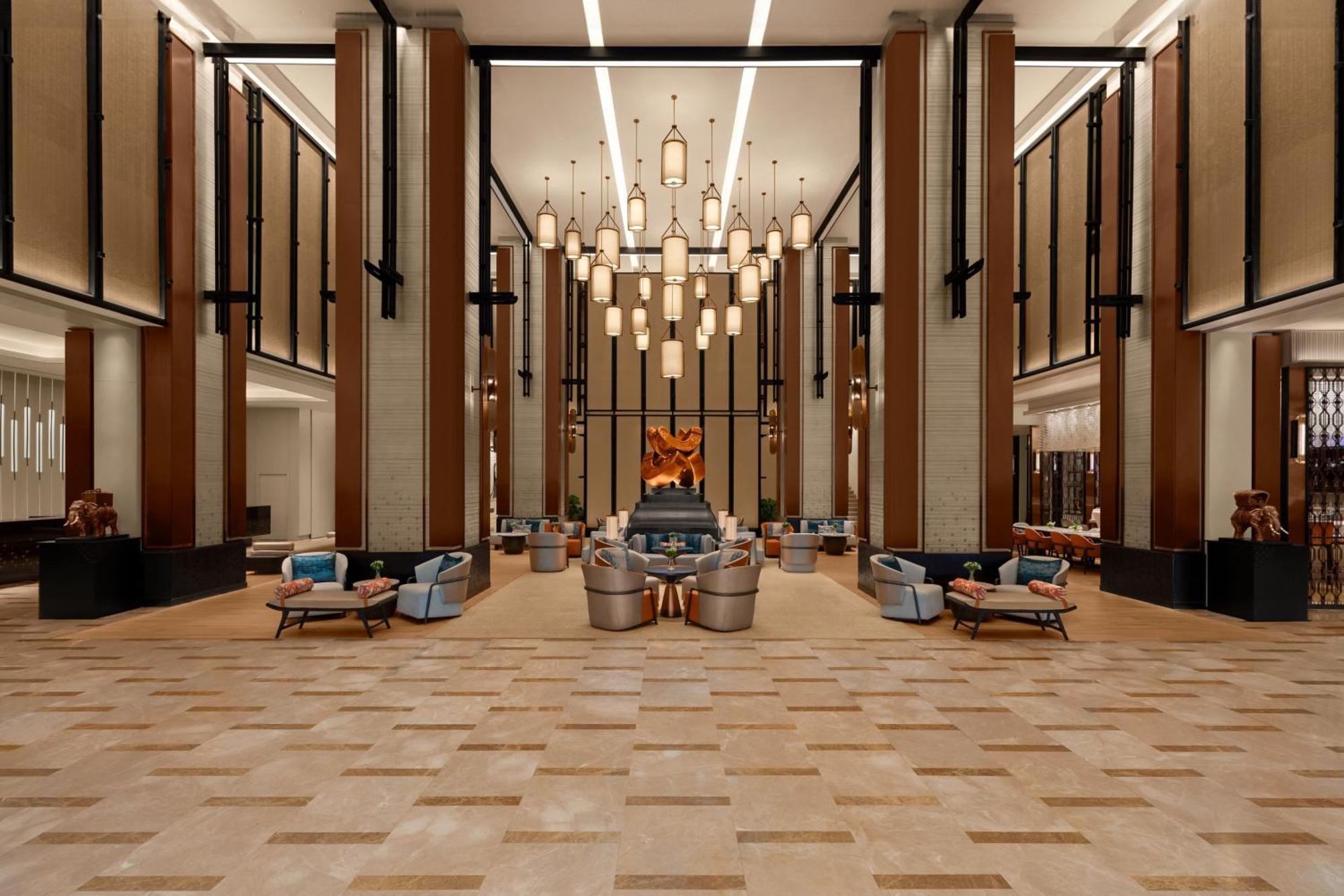 Le Meridien Hotel 5*